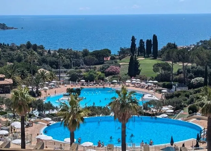 Vue Panoramique Au Cap Esterel T2 * Сен-Рафаэль